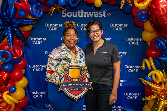 CustomerCare-01239