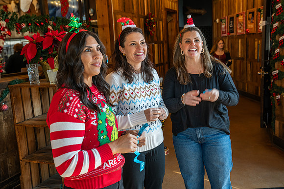 2025LocktonHolidayParty-00029