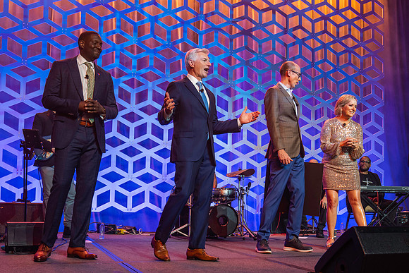 4292024-PresidentsAwards-02804