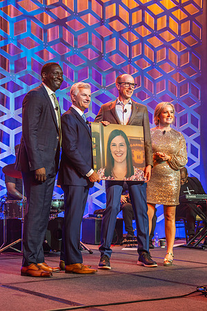 4292024-PresidentsAwards-02821-2