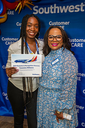 CustomerCare-01380